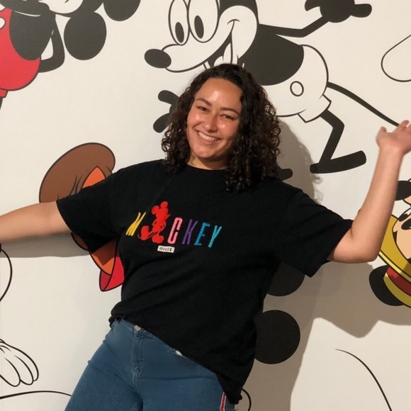 Meet your Posher, Julie - Picture 1 of 1